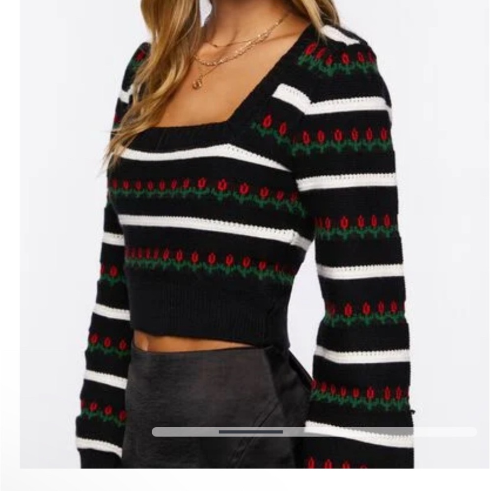Forever 21 tulip cropped sweater size L